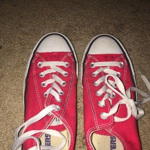 gorgeous red converse